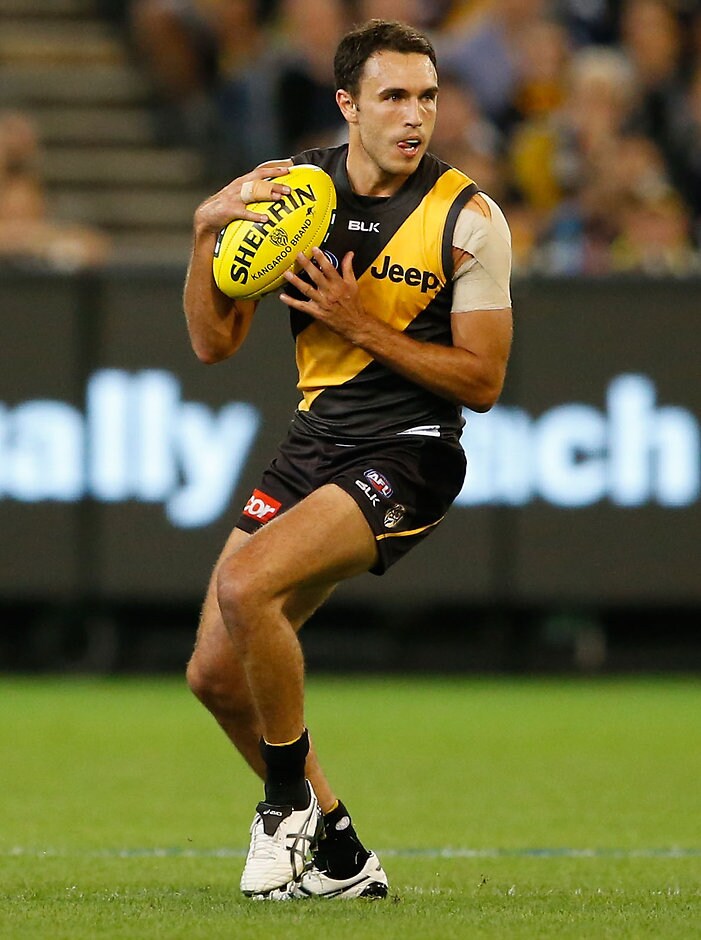 AFL 2016 Rd 01 - Richmond v Carlton MELBOURNE, AUSTRALIA - MARCH 24: Shane Edwards of the Tigers in action during the 2016 AFL Round 01 match between the Richmond Tigers and the Carlton Blues at the Melbourne Cricket Ground, Melbourne on March 24, 2016. (Photo by Adam Trafford/AFL Media)